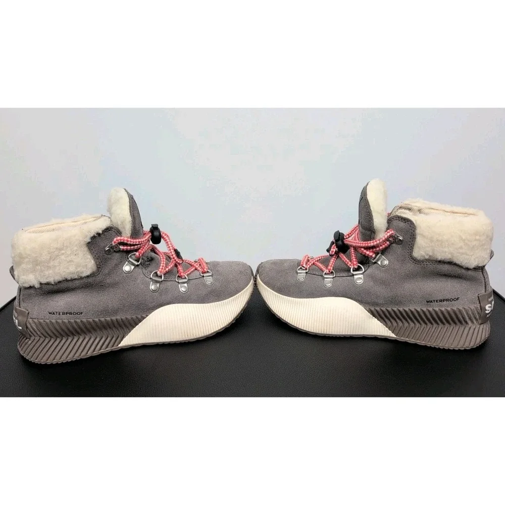 SOREL Out N About III‎ Conquest Winter Ankle Boot Youth Size 4 Grey Boots